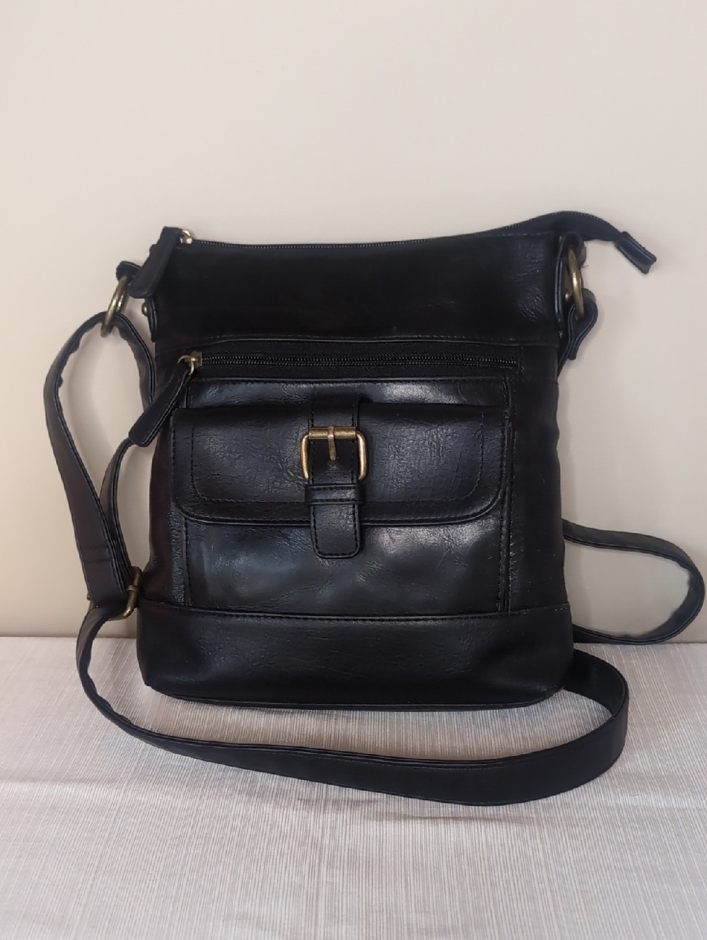 Stone & Co. Classic Black Leather Crossbody Bag with Front Buckle